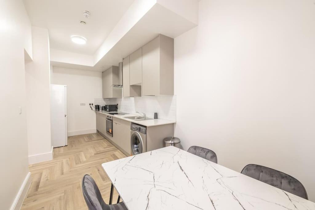 The Pocklington - The Graduate Suite Лестер Экстерьер фото